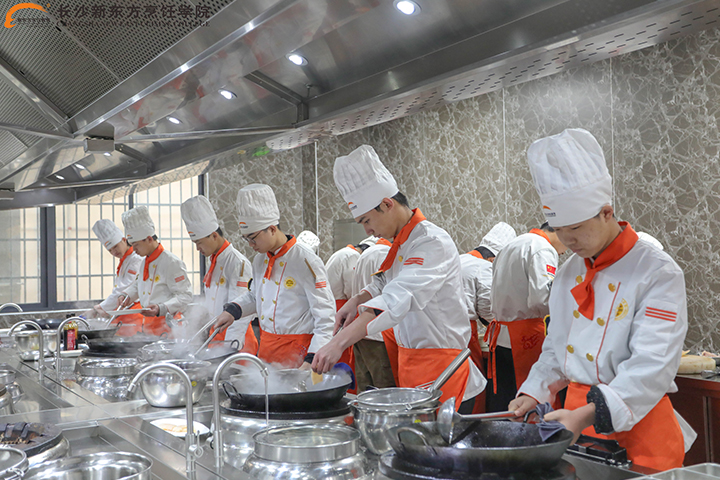长沙正规厨师学校长沙新东方烹饪学校学费多少